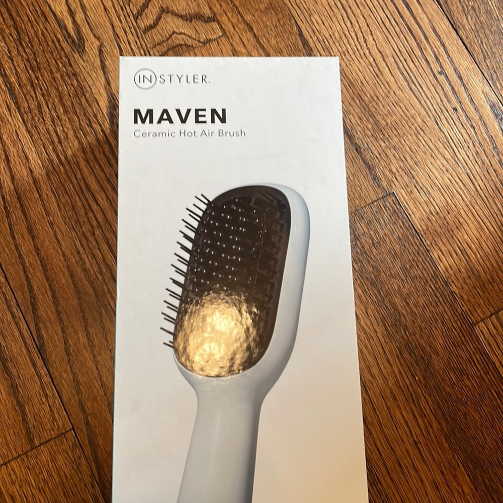 Instyler ceramic hot air brush